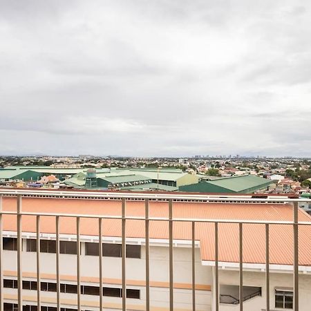 Affordable Condotel Near Manila Airport Exterior photo