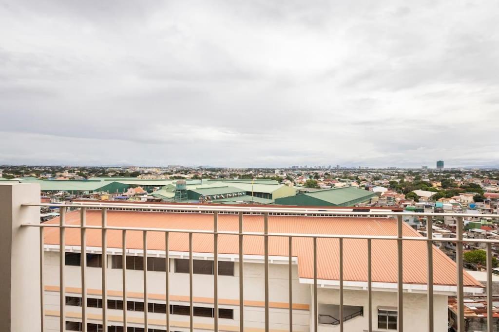 Affordable Condotel Near Manila Airport Exterior photo