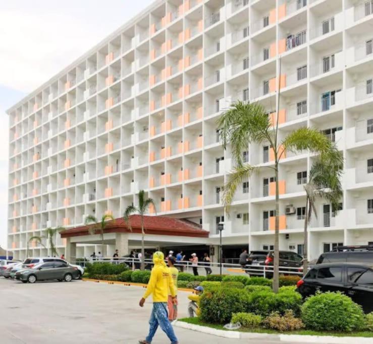 Affordable Condotel Near Manila Airport Exterior photo